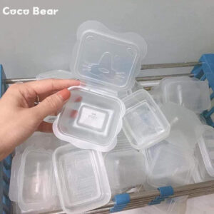 Sản phẩm có nắp đậy kín giúp bảo vệ hàm lượng dinh dưỡng, kháng khuẩn