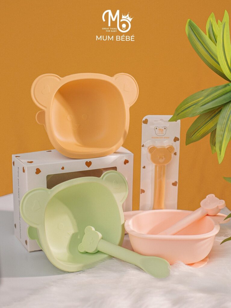 Set bát + thìa ăn dặm Mumbebe rất dễ vệ sinh và đặc biệt không bị ám mùi