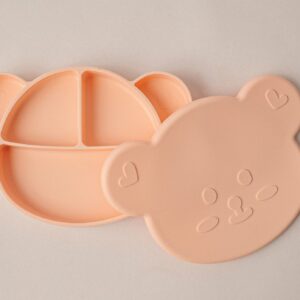 Khay ăn dặm 5 ngăn hình gấu của nhà Mumbebe được làm từ chất liệu 100% Silicon Platinum an toàn với sức khỏe trẻ nhỏ