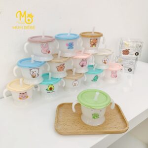 Cốc tập uống cho bé được làm từ chất liệu an toàn với trẻ nhỏ