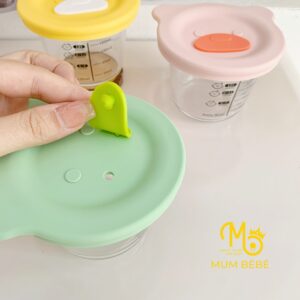 Nắp silicon an toàn, có lỗ thông hơi giúp đồ ăn bảo quản được lâu hơn